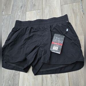 Nwt Spyder Active shorts with pockets fast dry lightweight size large